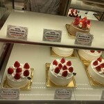 ヴォアラ洋菓子店 - ホールケーキ