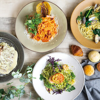 TOOTH TOOTH FISH IN THE FOREST_2