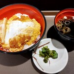 名代 富士そば - かつ丼 580円(税込)