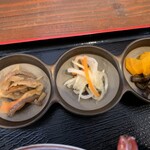 レストラン よし川 - 小鉢2種と漬物
