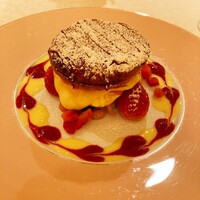 クイーン・アリス 横浜店 - 苺のミルフィーユ