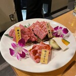 炭火焼肉 ひびの亭 - 