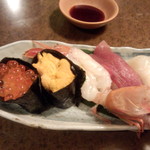 居肴家 一楽 - おまかせ寿司盛り合わせ（8貫）　<拡大>（2014.01.04）