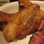 ラ・ブーシェリー・デュ・ブッパ - 炭火焼き盛合せ：伊豆天城産黒豚のバラ、蝦夷鹿、国産牛3