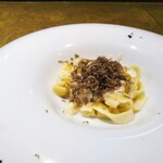 シャテーニュ - タリアテッレ　玉葱のソース