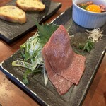 赤坂 みすじ - 牛刺し。生醤油が美味しい。