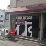 Nakagawa Wazu - 開店前。右側に椅子5席あります。