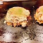 Okonomiyaki Omoni - マヨネーズたっぷりで美味しそう
