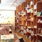 Books＆Cafe - 本格的本棚