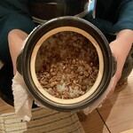 橦木町 しみず - しみずでは珍しい炒り大豆ご飯