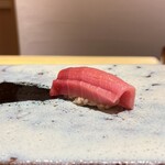鮨 華 - 天然本鮪中トロ