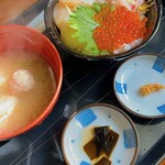 紋別漁師食堂 - 三食丼