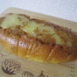 ブーランジェリー メゾン ユキ - リベイク後のキーマカレードッグ