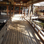 新井旅館 - ロビー方向を望む