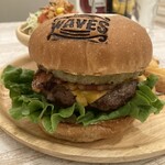 CRAFT BURGER WAVES - 具材がぎっしり