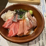 地酒と道産食材 一笑 - 一笑の海鮮丼 中笑¥2,000