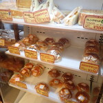 フール - 惣菜パン売場