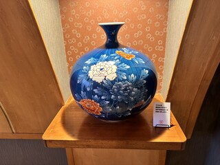 越後屋本店 - 古伊万里の陶器