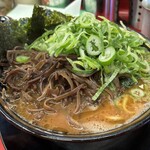 豚骨醤油ラーメン 王道家 - 