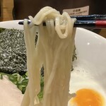 鶏白湯RAMEN 芦屋 焔 - 麺、にゅ〜〜ん！