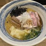 Ramen Suzurun - 淡麗海老と地鶏の潮らぁ麺