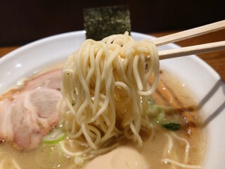 Chuuka Soba Umeya - 麺