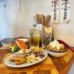 煮込みとお惣菜スタンド ウエトミ - 