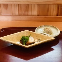 馳走 筏や - ③：進肴：明石産蛸の旨煮、菜花と真子の煮付け添え
