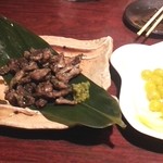 なすび屋 - せせり炭火焼＠７９０・銀杏（価格失念）