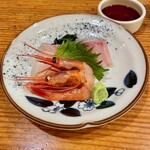 くいもんや おか村 - 刺し盛り１人前(甘エビ ブリ タイ）