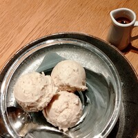 オービカ モッツァレラバー 横浜店 - ヘーゼルナッツジェラートのアフォガート⭐️ナッティな甘さとエスプレッソの苦味のコク⭐️