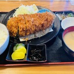 いなよし - リブロースカツ定食(500グラム) 