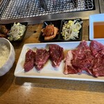 炭火焼肉 食神 苑 - 