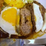 キッチンスズキ - ハンバーグの厚み