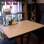 キッチンスズキ - ２人掛けテーブル席