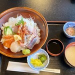 御食事処 弓ヶ浜 - 海鮮丼大盛り