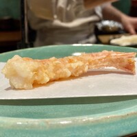 江戸前晋作 - 車海老 二本目
                    一本目よりも更に短時間で揚げたレア加減が際立つ二本目！
                    なんて甘みがあるのでしょう！！