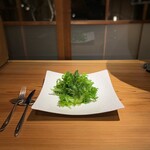 ブラッスリー 航 - 葉っぱのサラダ はちみつドレッシング