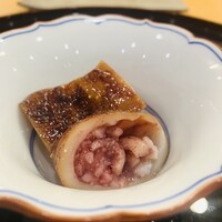 天ぷら 車 - ①【先付】
                    子持ちヤリイカ煮付け