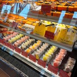 洋菓子倶楽部 KAREN - ウィンドウ