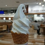 GRAIN COFFEE ROASTER - ちっちゃ！生乳ソフトクリーム 300円