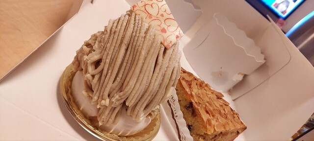 アンドメルシィ クラ オオイシダ 大石田店（AndMERCI KURA Oishida） - 大石田（ケーキ）の写真