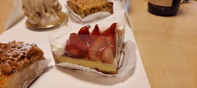 アンドメルシィ クラ オオイシダ 大石田店（AndMERCI KURA Oishida） - 大石田（ケーキ）の写真