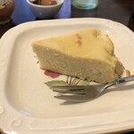 喫茶ペエジ。 - サツマイモのチーズケーキ