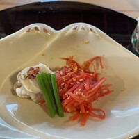 からすみ蕎麦 月と松 - フグと金時人参のゴマ和え からすみ蕎麦 月と松 - フグと金時人参のゴマ和え