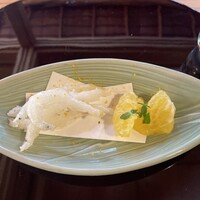 からすみ蕎麦 月と松 - 白魚の店と八朔添え からすみ蕎麦 月と松 - 白魚の店と八朔添え