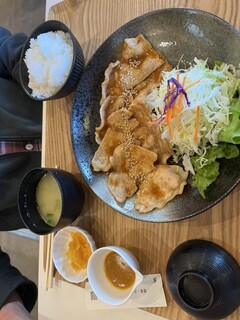 Washoku Kicchin Daihama - 三元豚ロース生姜焼き定食¥1,100