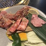 焼肉ハウス北山 - だいたいお肉は４種類です。