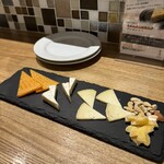 formaggista VIVO - チーズは好みを聞いてもらえます！