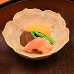 日本料理 太月 - 青柳の下切り、ひらたけ、コゴミ、雪ノ下あさつき黄身酢がけ